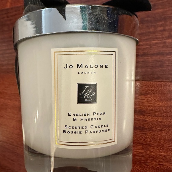 A truly exquisite gift for one who has Jo Malone
